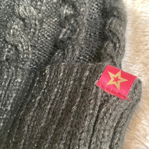 NWOT ⭐️AMERICAN GIRL Kids Black Sparkly Winter Beanie with White Pompom - Picture 4 of 5